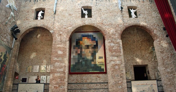 Girona/Dali Museum Half-day tour